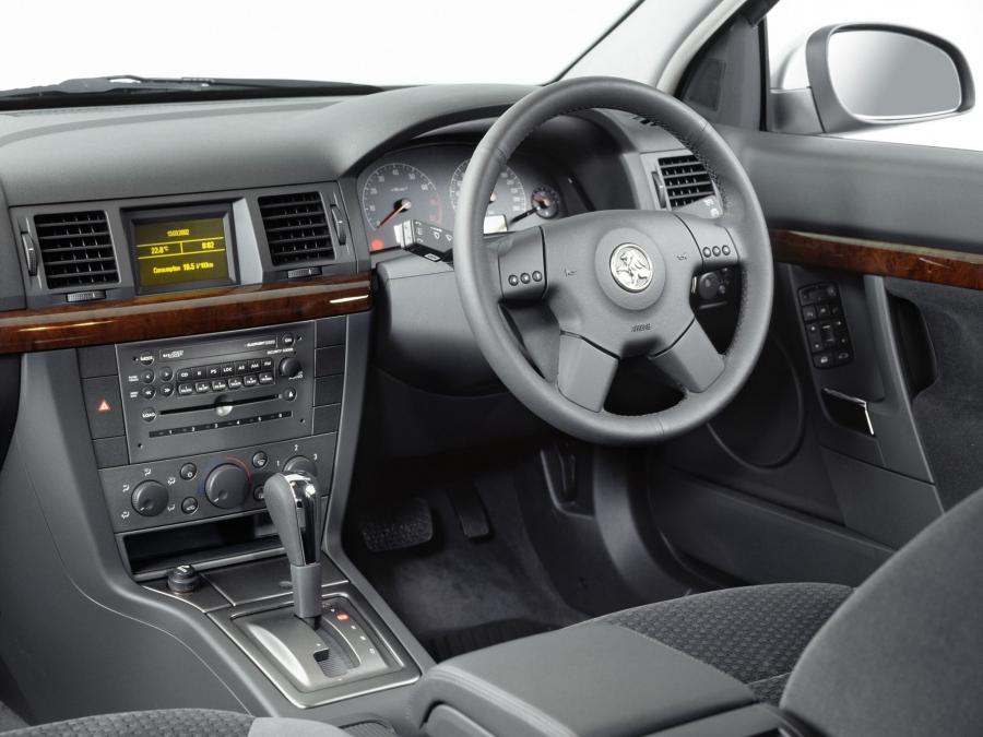  Holden Vectra Hatchback 2003 года  (фото 9 из 18)